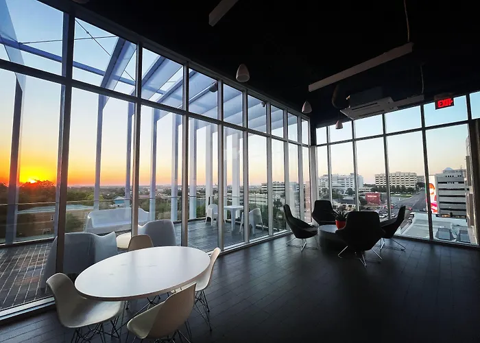 Hotel Revel
