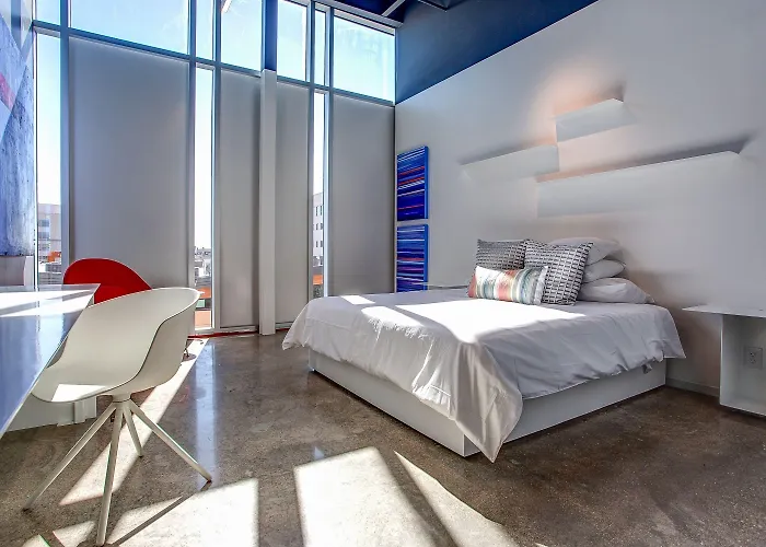 Hotel Revel 4*