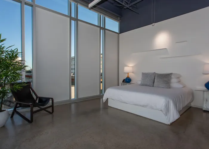 Hotel Revel